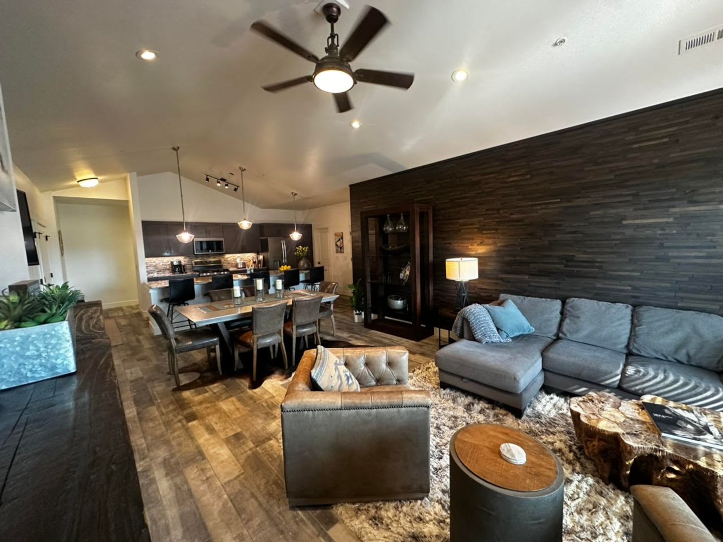 New 2 bedroom Monterra Condo with Views – photo 4