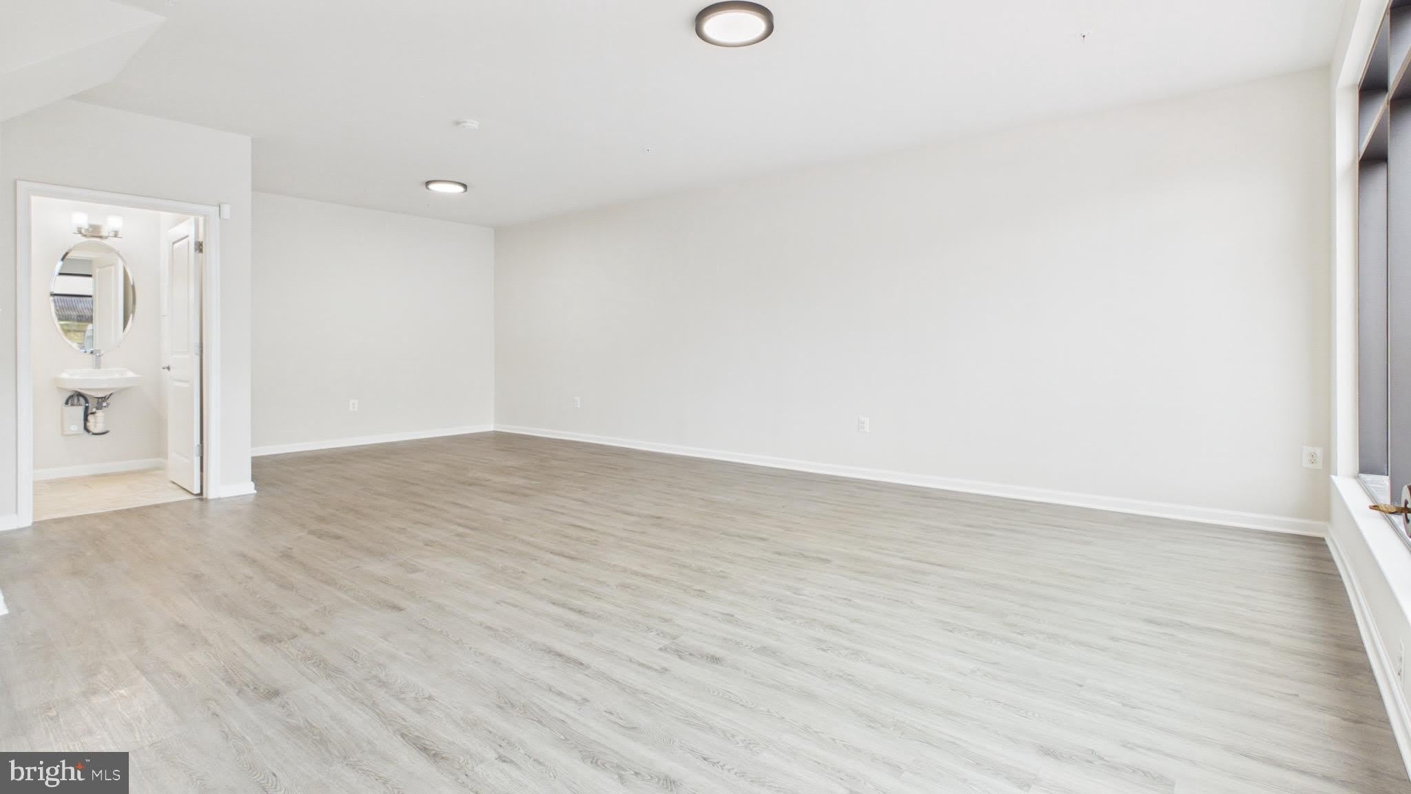 10082 Market Street – photo 3
