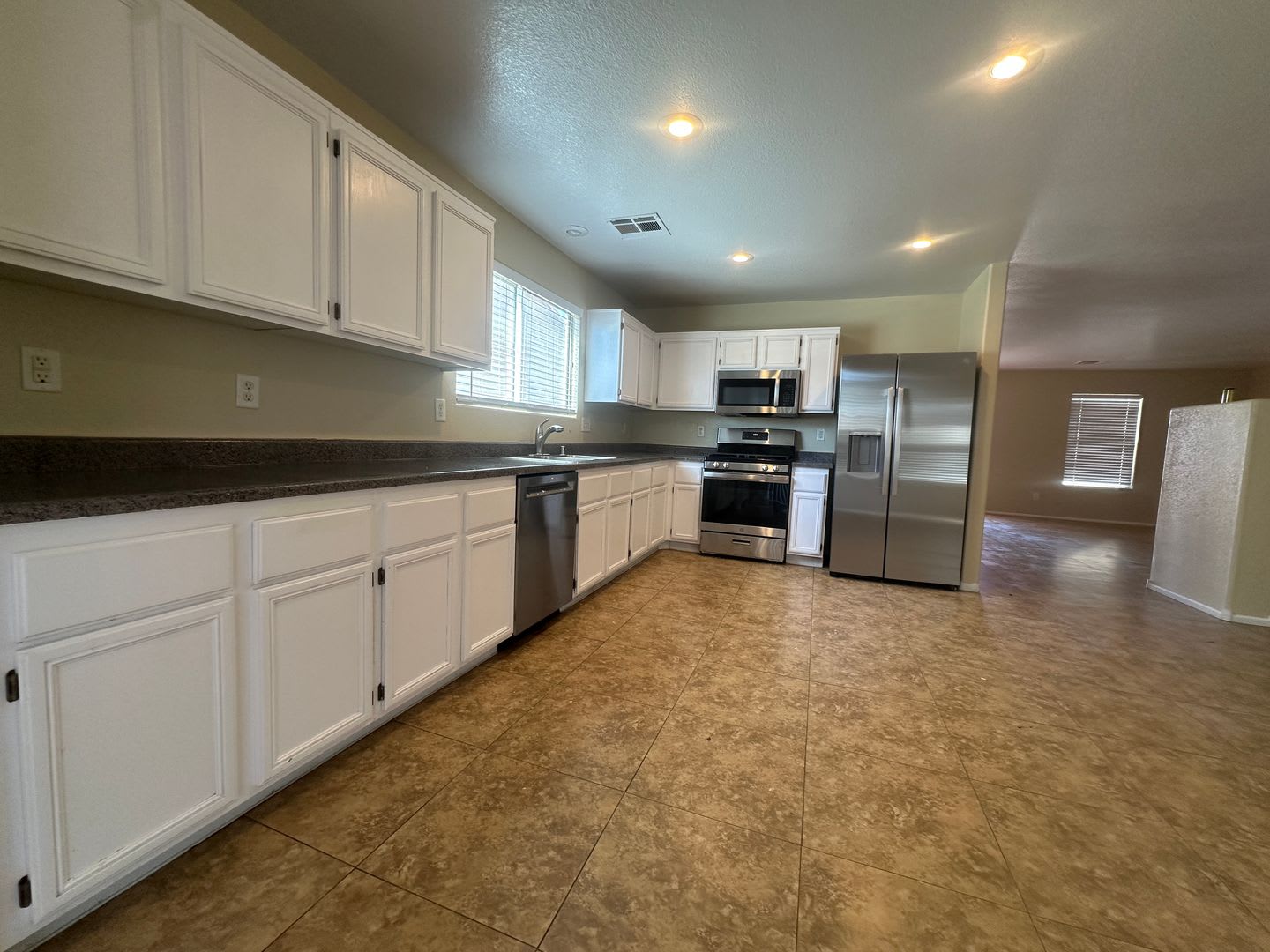 Super cozy 3 bedroom one-story home! – photo 4