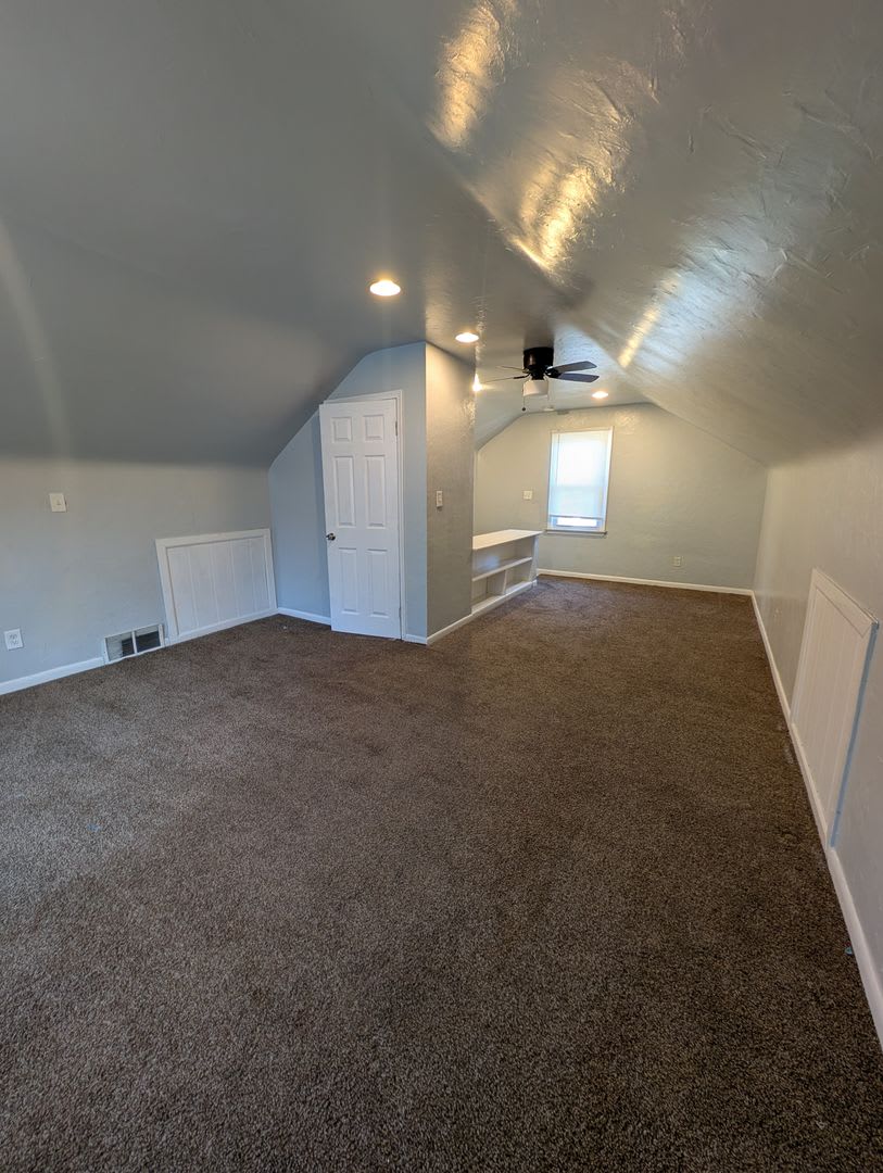 3 bedroom 1 bath Detroit westside near warren/Telegraph – photo 2