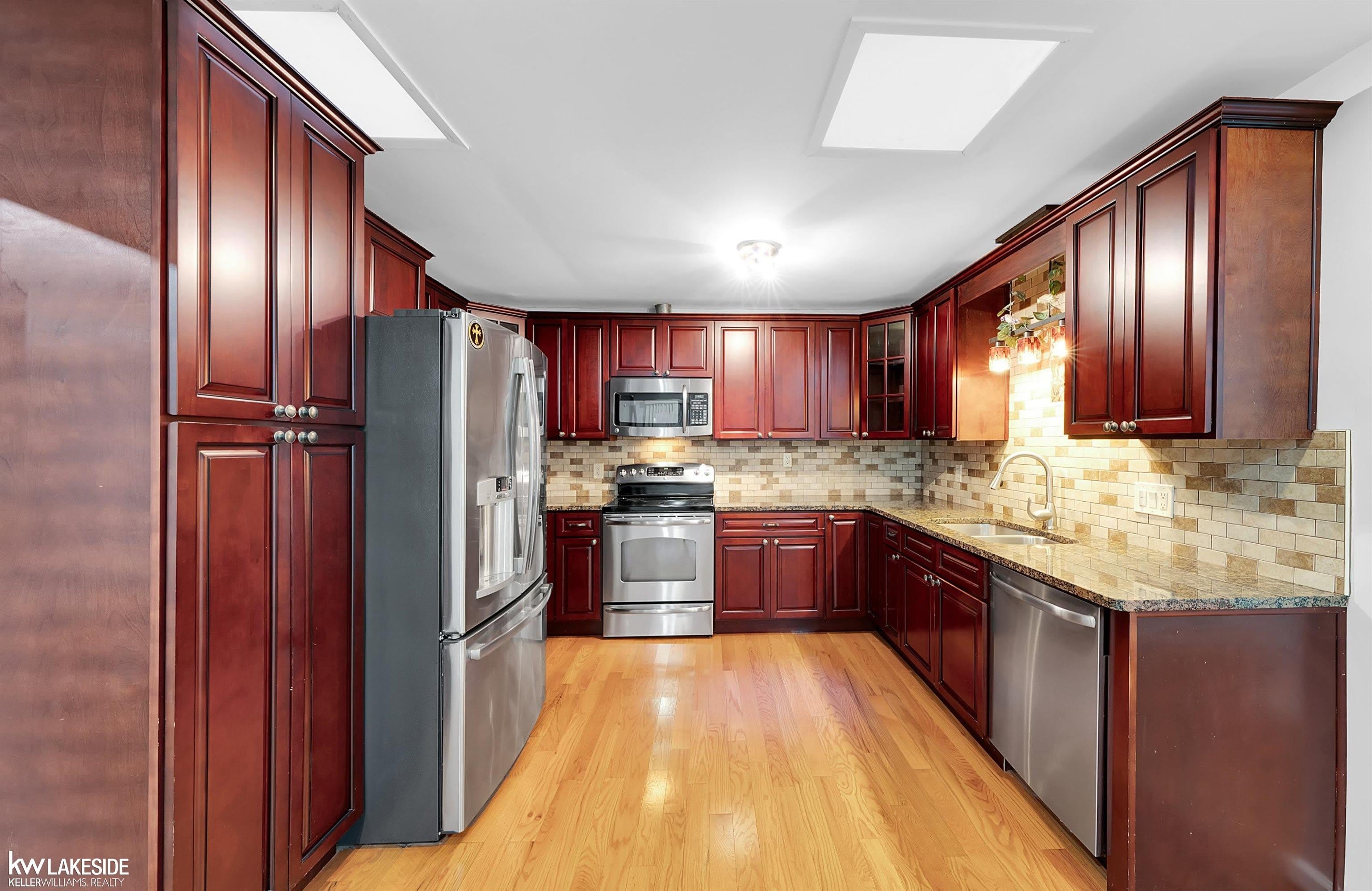 107 Bloomfield Boulevard – photo 3