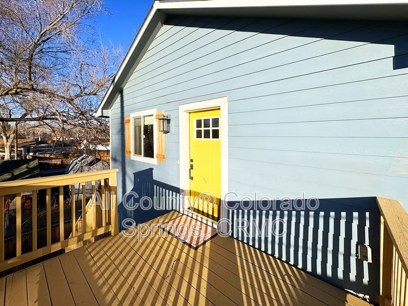 824 S Logan Avenue – photo 3
