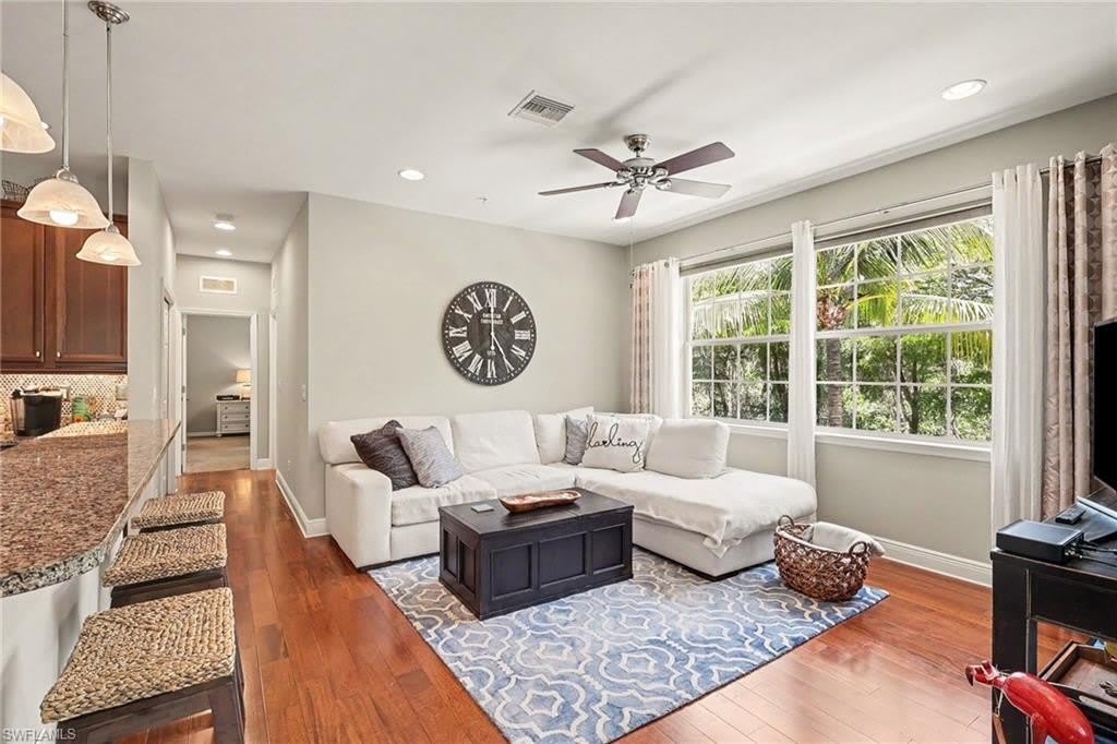 23440 Alamanda Dr – photo 2