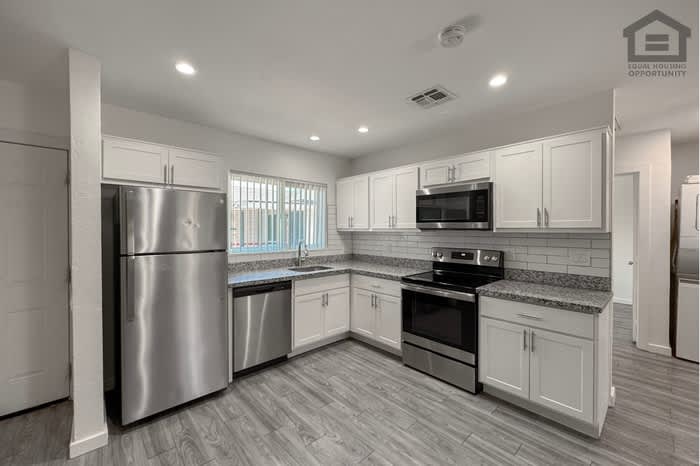 1342 East Willetta Street – photo 1