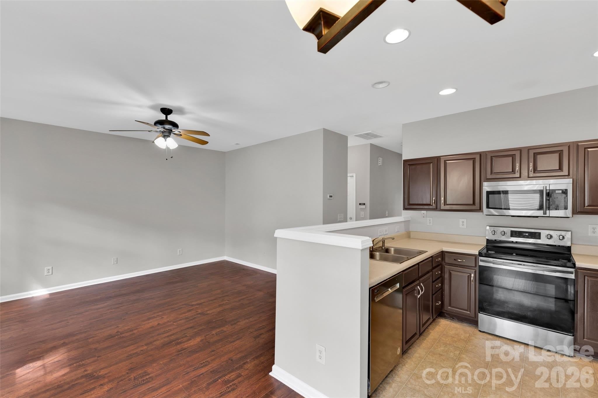 11054 Dixie Hills Drive – photo 4