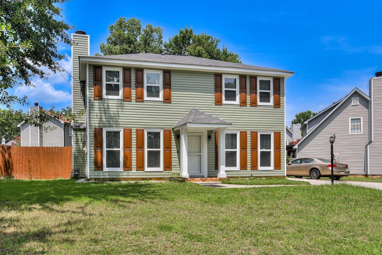 2211 Pleasant Drive – photo 2
