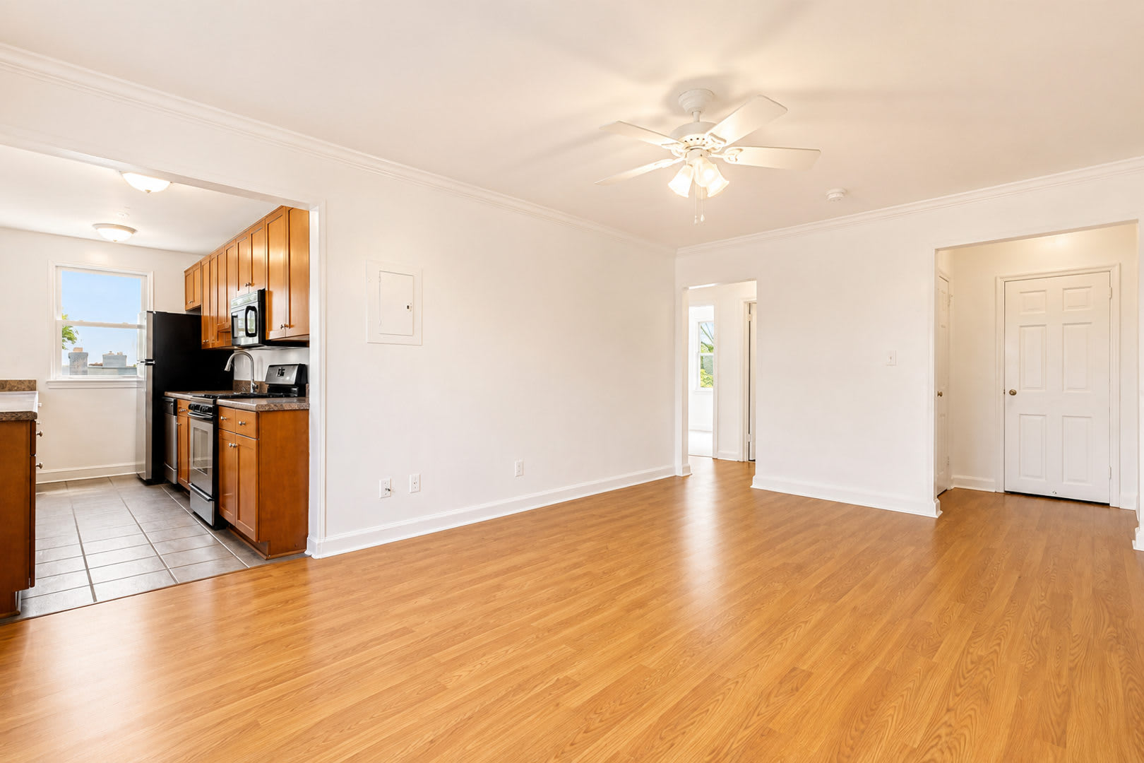 2026 Move In Special 500 Lease Signing Bonus Charming 2 Bedroom Condo In Fort Dupont Park Move In Ready – photo 3