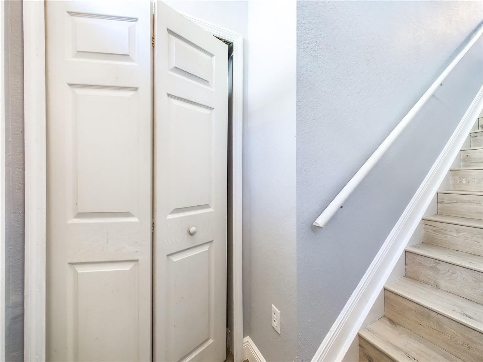 5521 ROSEHILL Road – photo 3