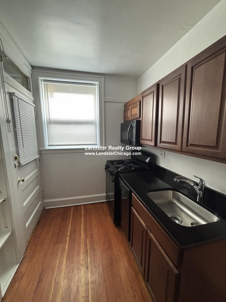1924 West Morse Ave. – photo 4