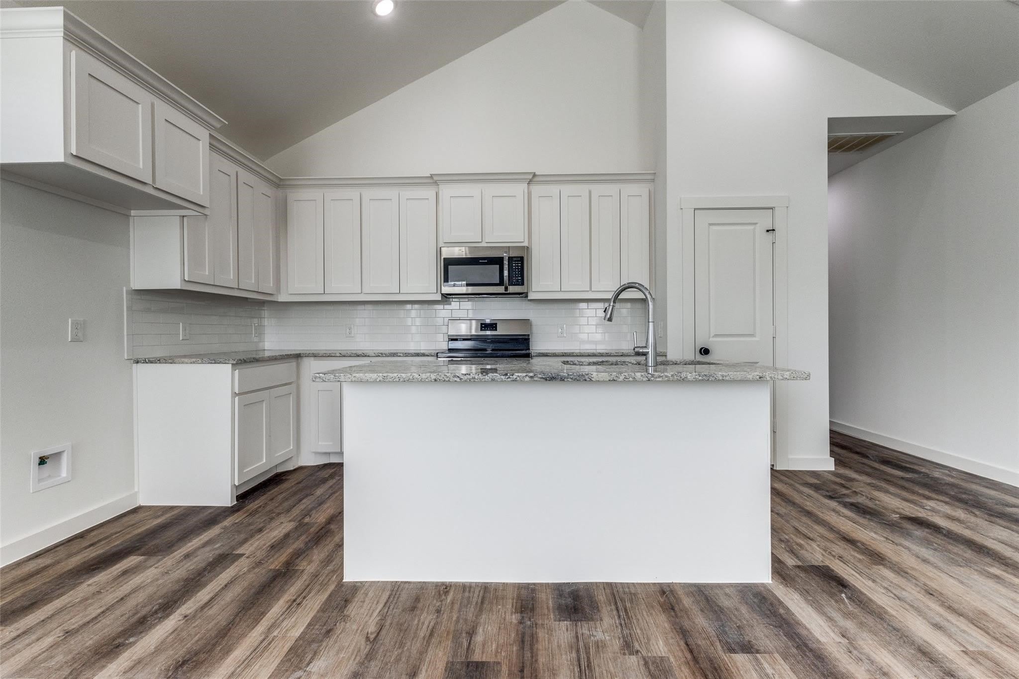1025 Ray Drive – photo 4