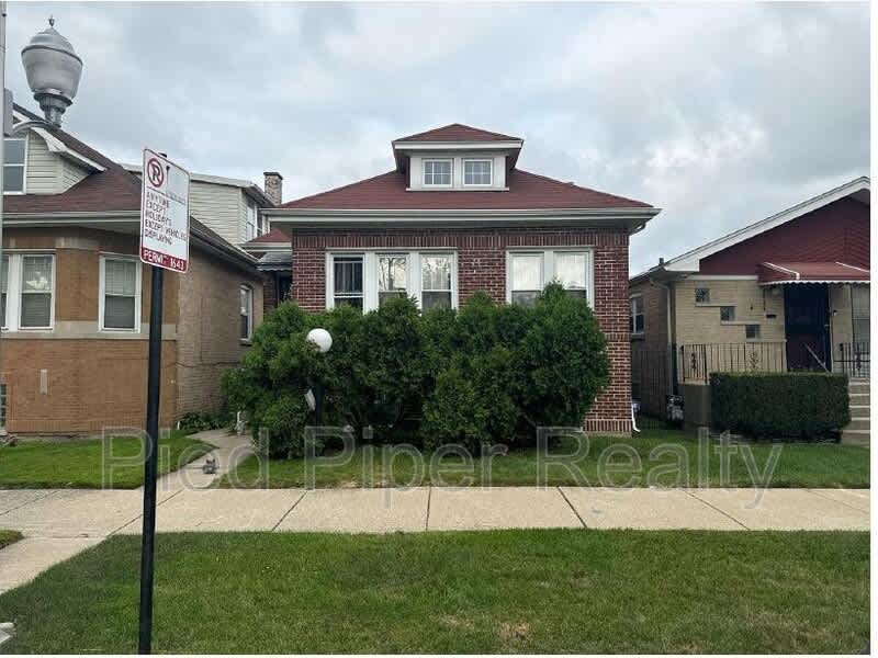 7936 South La Salle Street – photo 1