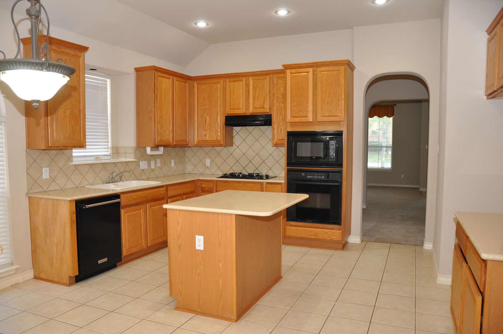 3 Bedroom 2 Bath W/ Great Office Space in Avery Ranch – photo 5