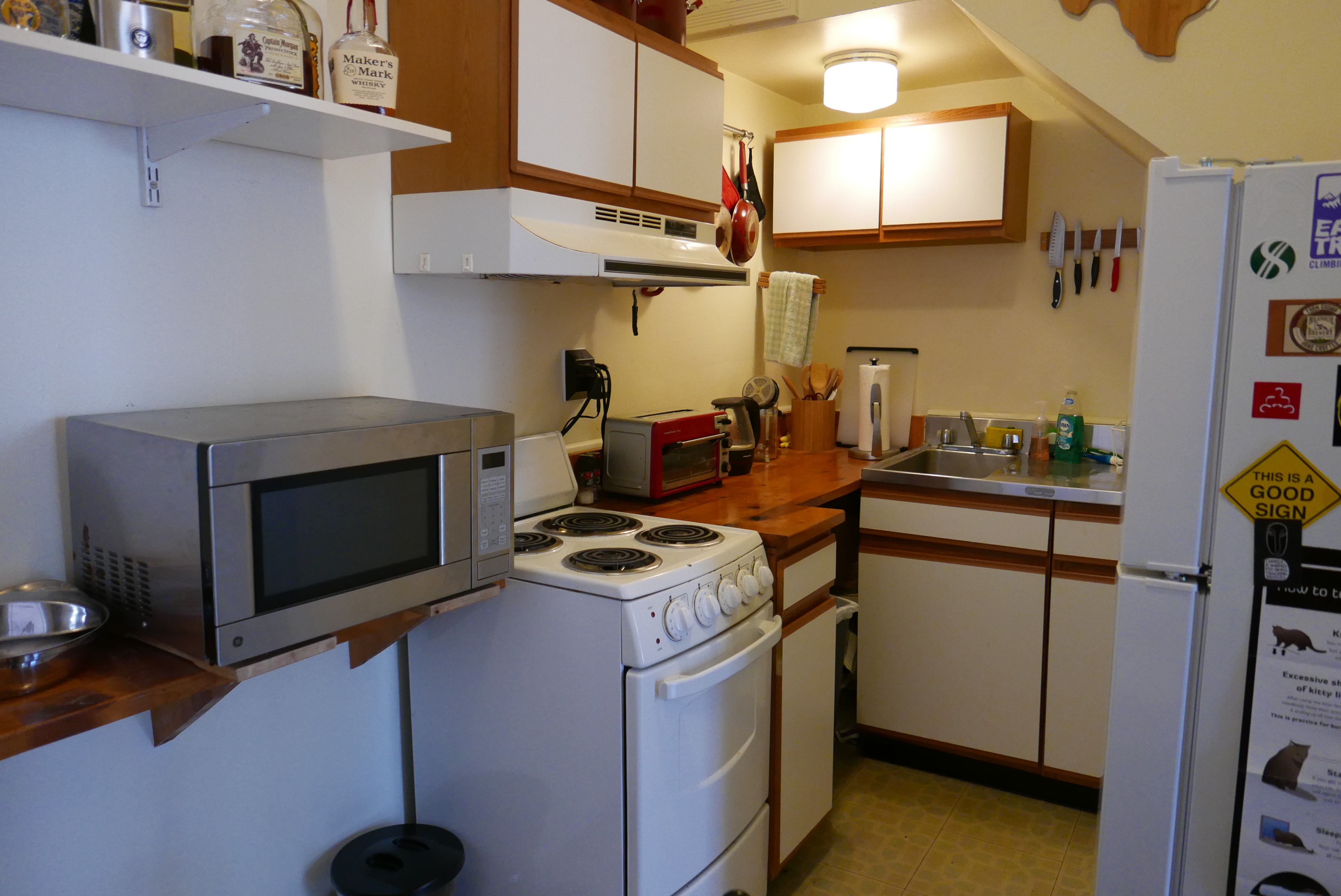208 E 3rd St – photo 5