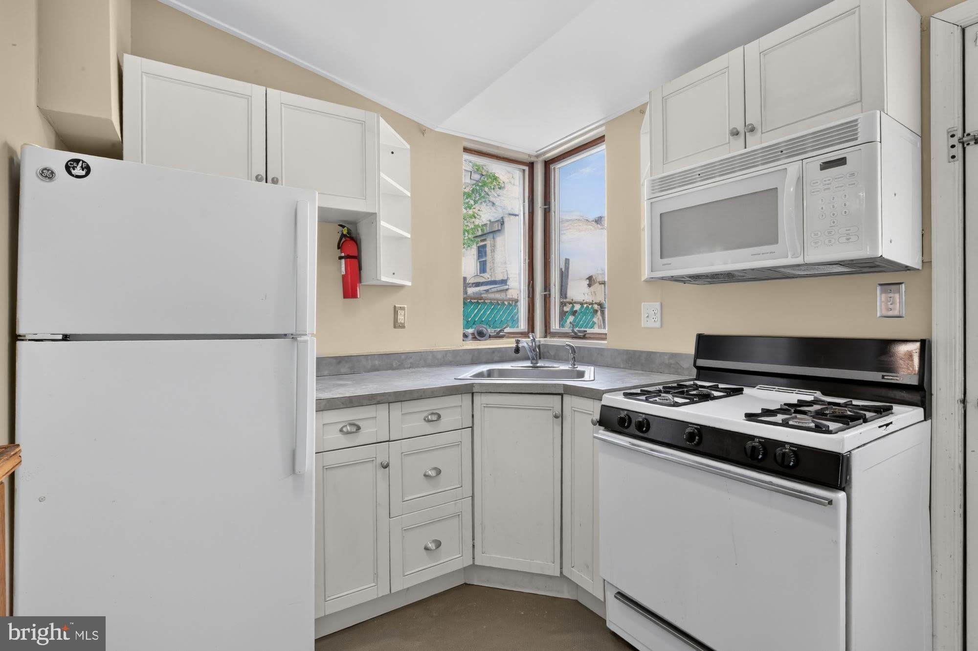 2228 TAGGERT Street – photo 4