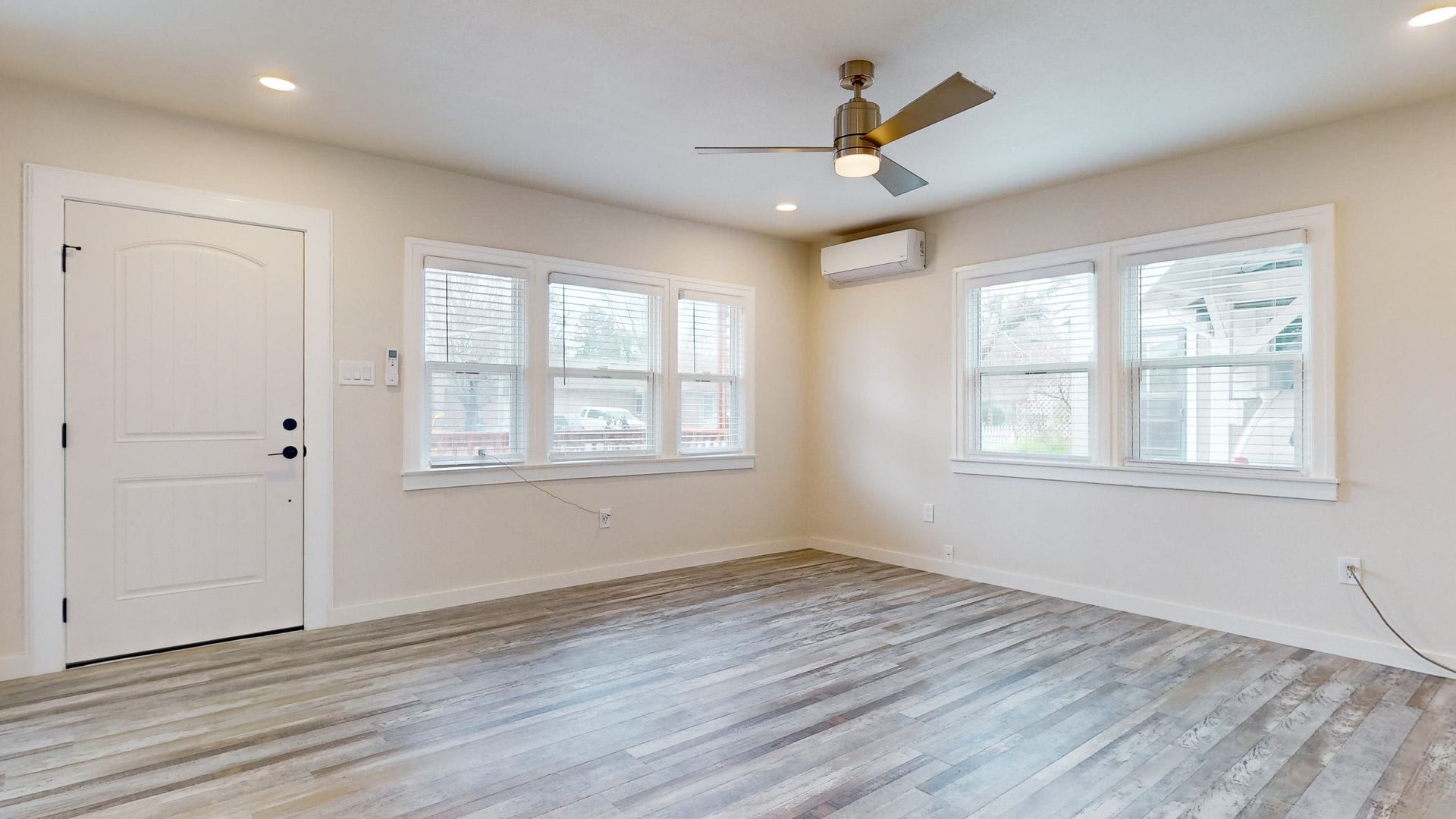 Coming Soon! Beautiful 2 Bedroom 1.5 Bathroom Home! Short Distance of SRJC! – photo 4