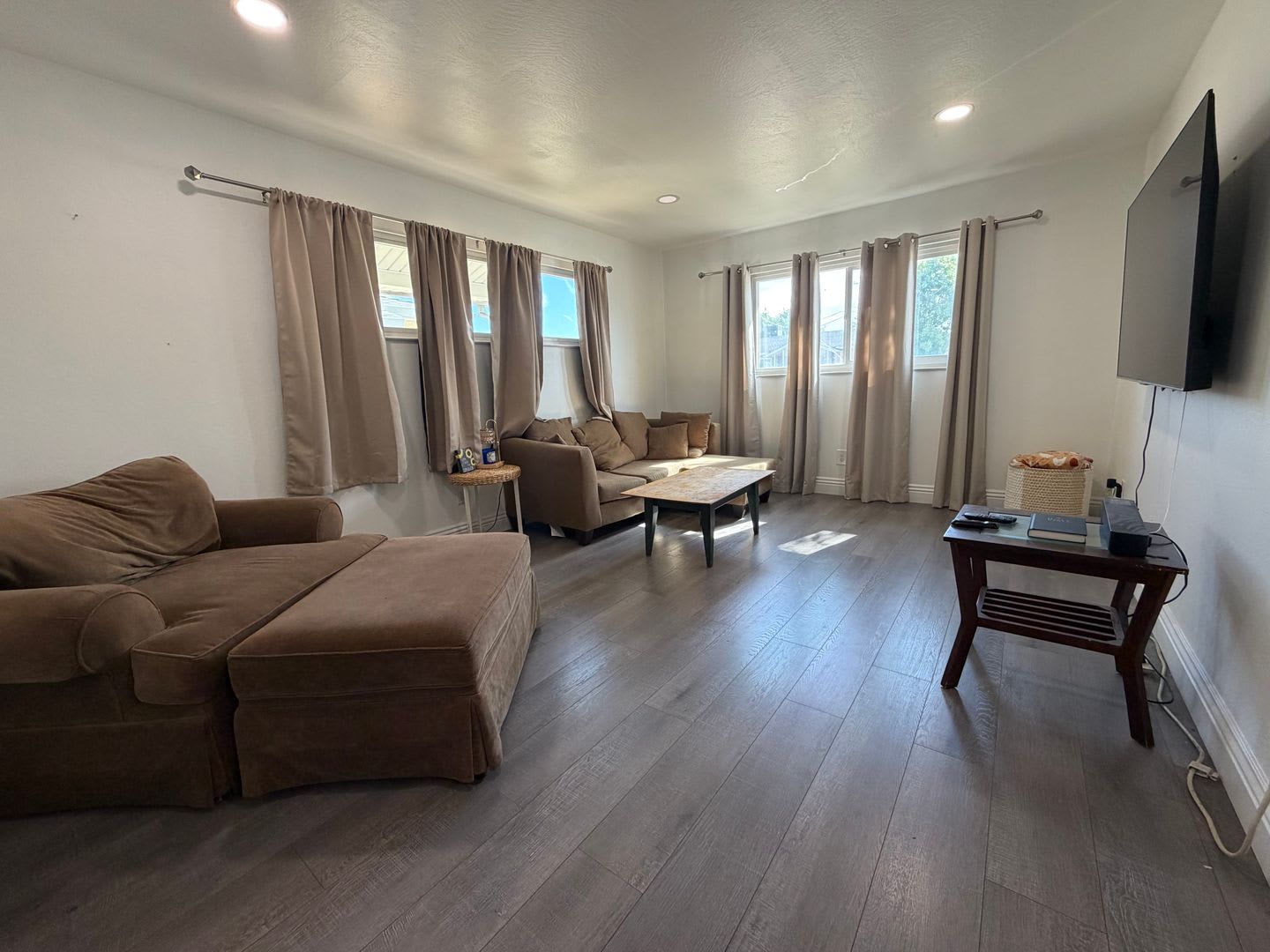 Adorable well maintained 3 bedroom 2 bath home – photo 3