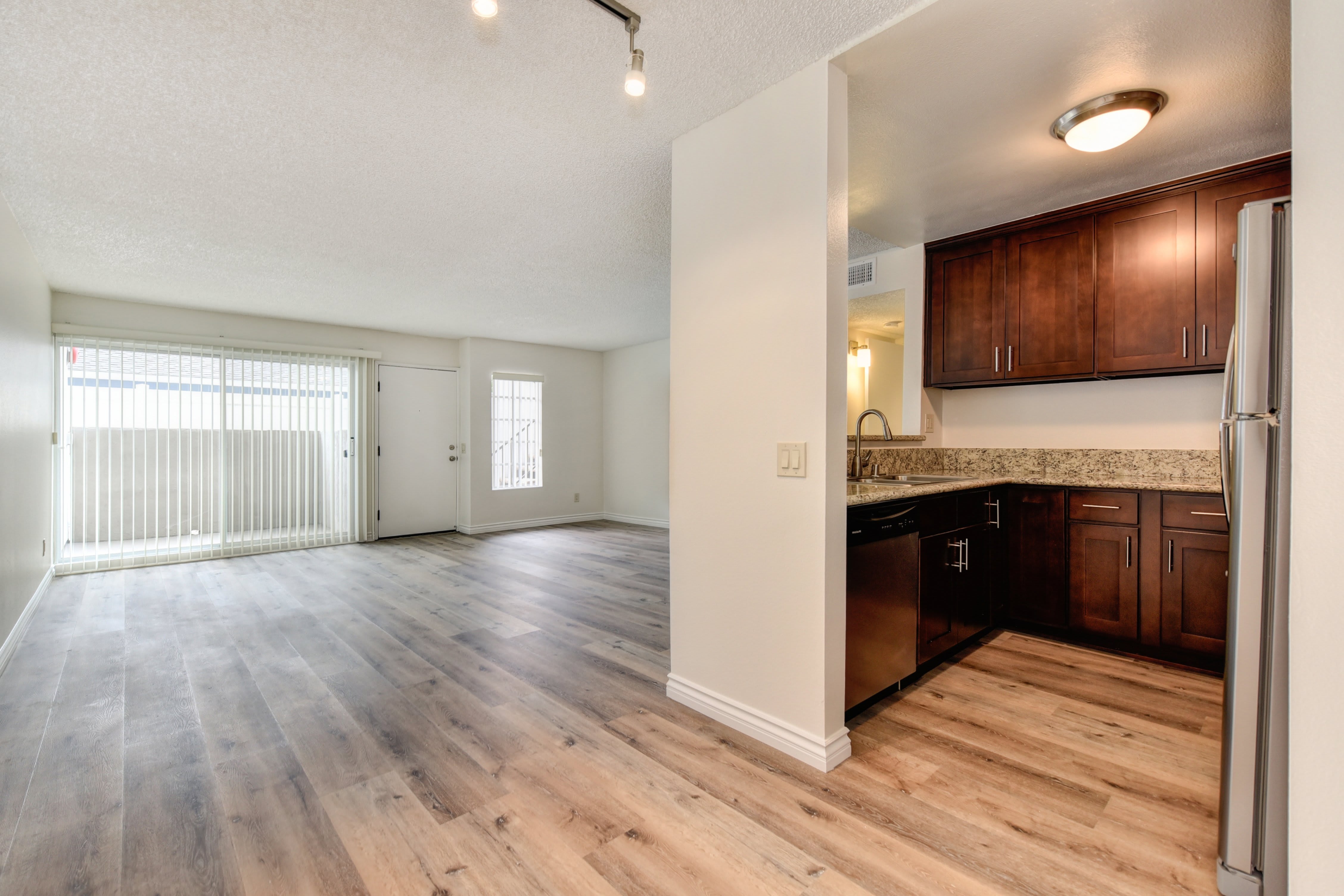 The Woods at Toluca Lake – photo 3