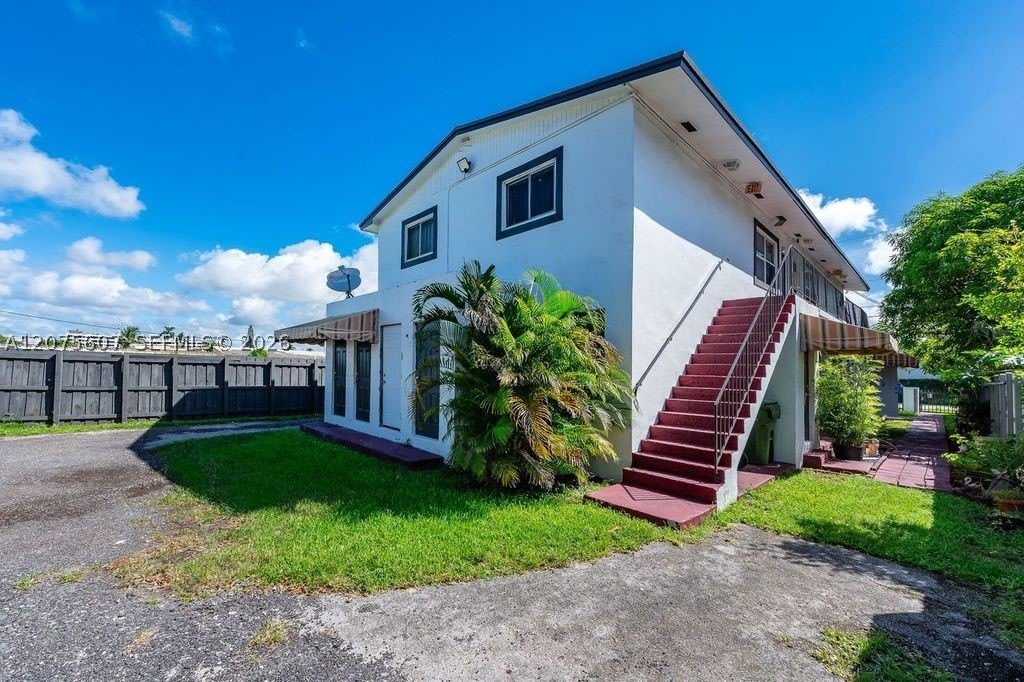 520 SW Krome Ter – photo 1