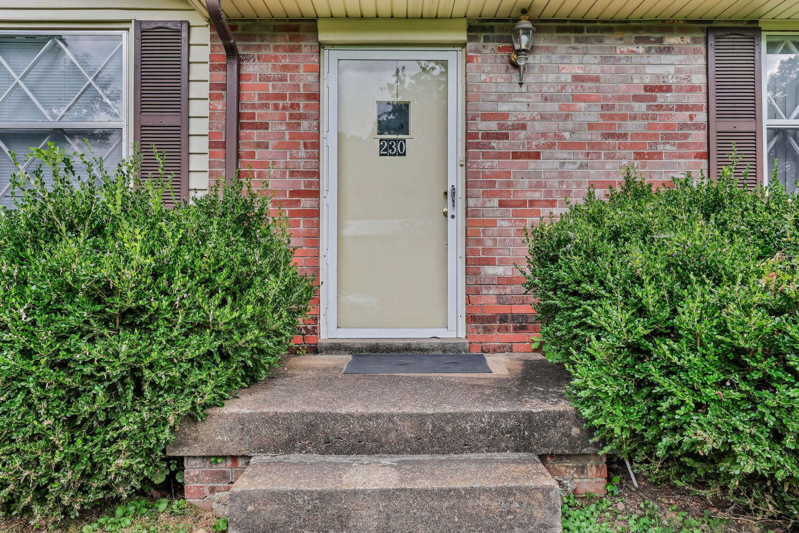 230 Downer – photo 3