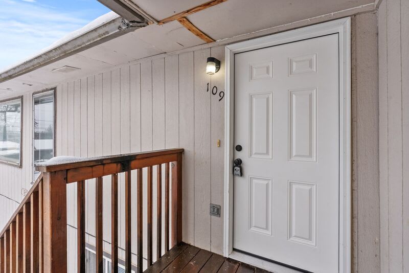 109 West 3rd Street – photo 1