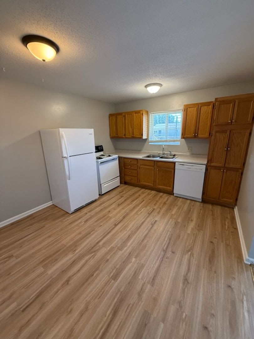 Courtyard Apartments – photo 4