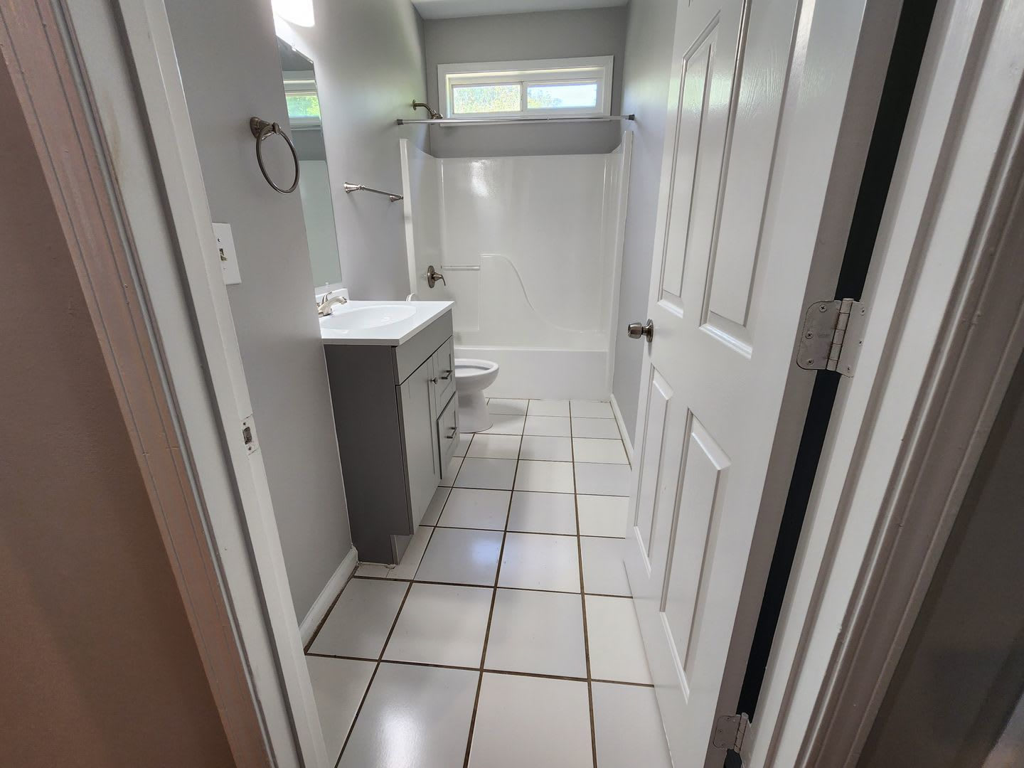Room in 3 Bedroom Home at 901 Hall St – photo 2