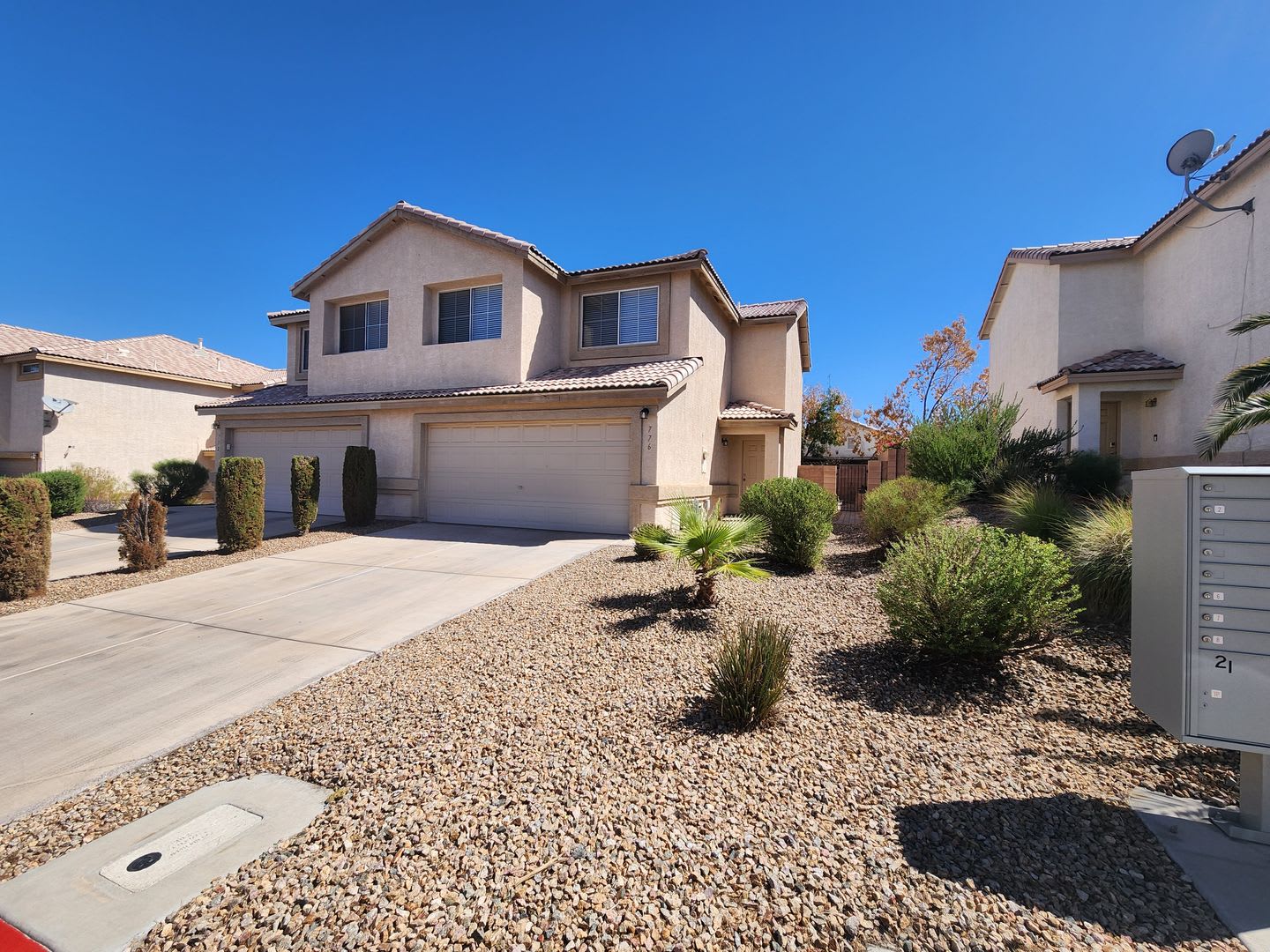 Henderson 3 Bed 2 5 Bath Townhome With Spacious Kitchen Private Backyard Large Primary Suite 2 Car Garage – photo 1