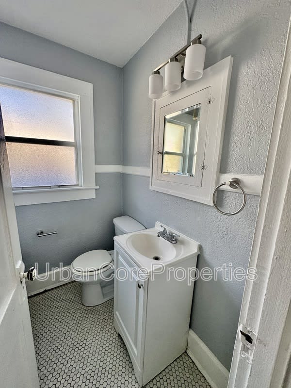 610 5th Ave N – photo 4
