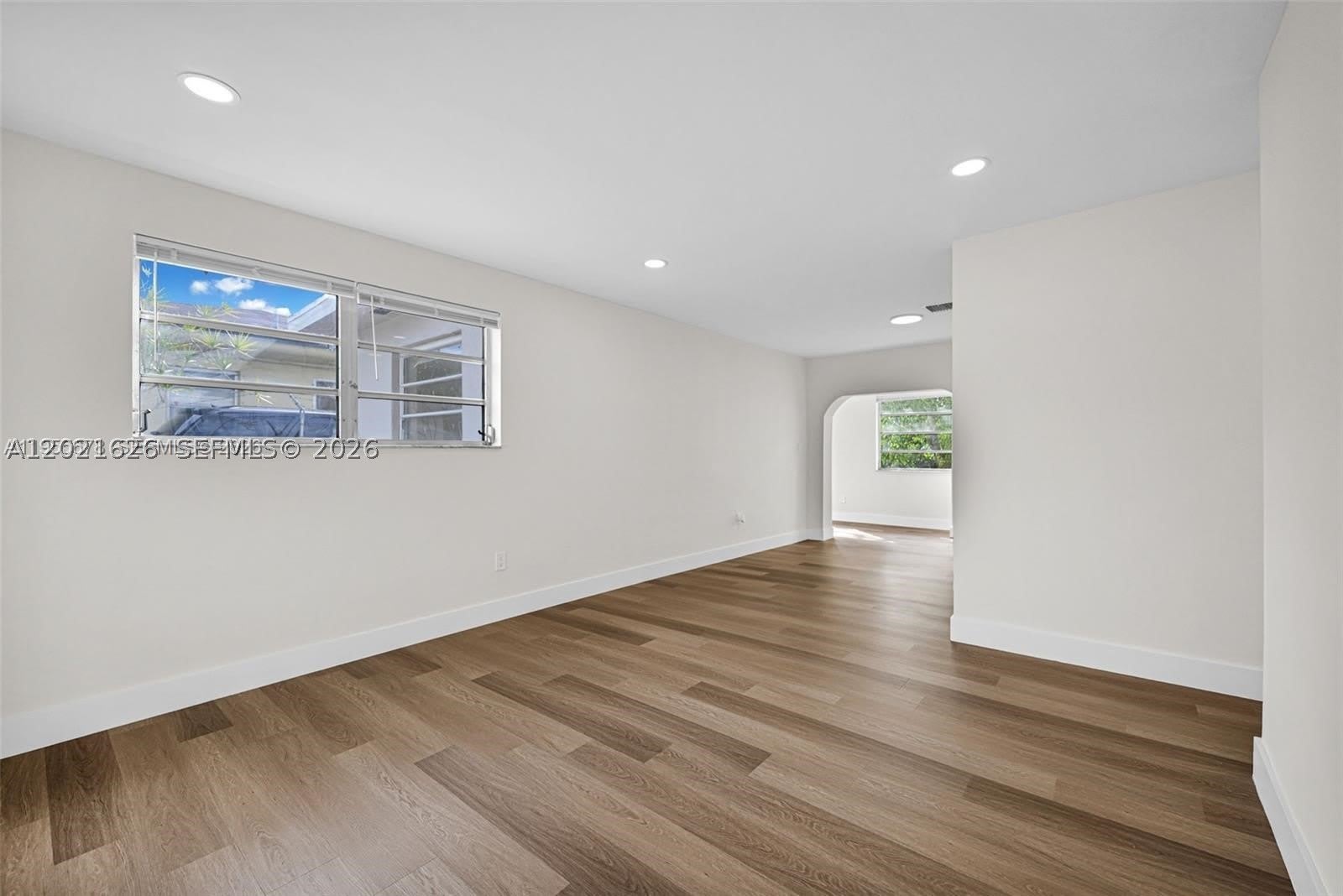 11810 NE 14th Ave – photo 3