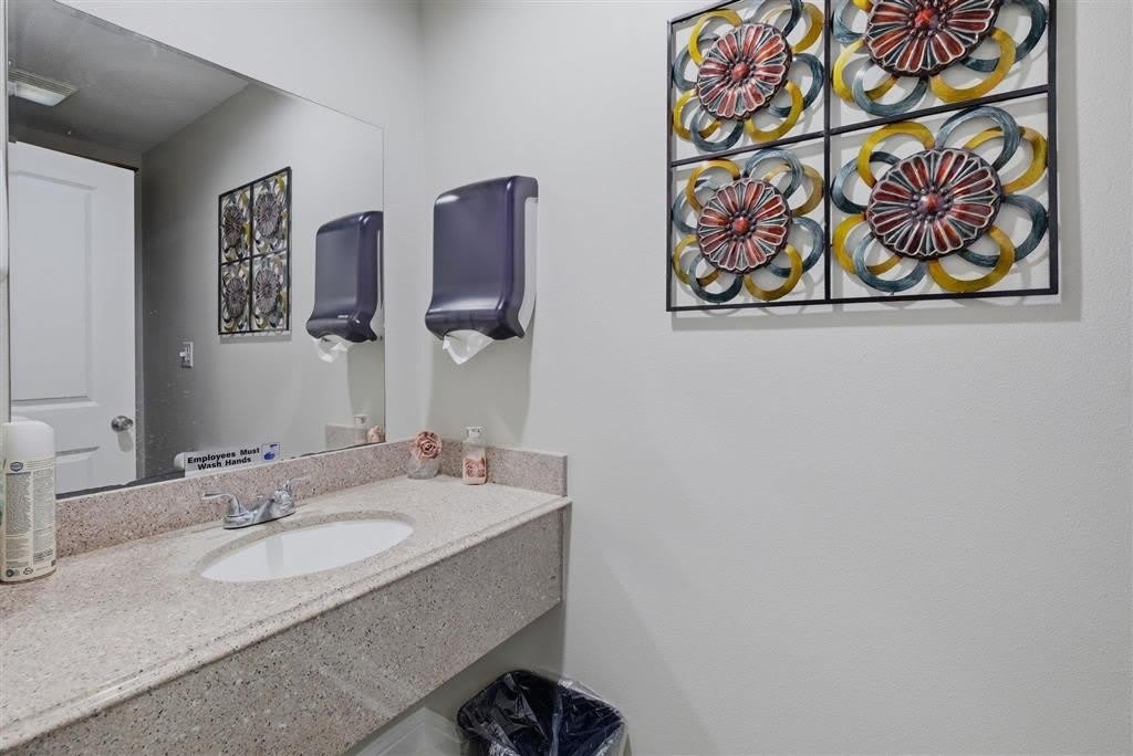 401 W College Street – photo 2