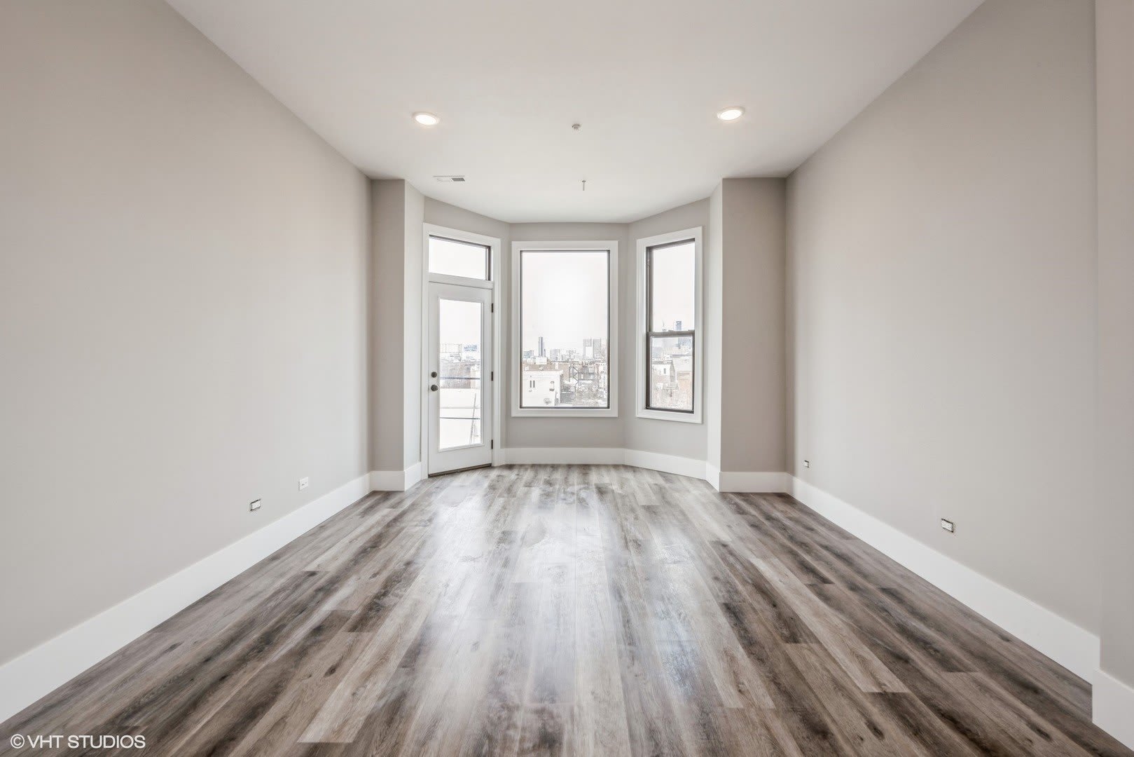 639 W 18th Street – photo 4
