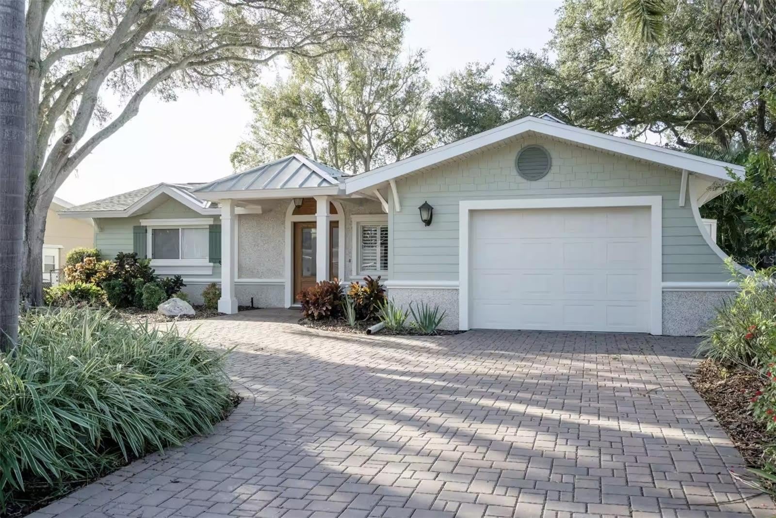 378 WESTWINDS Drive – photo 1