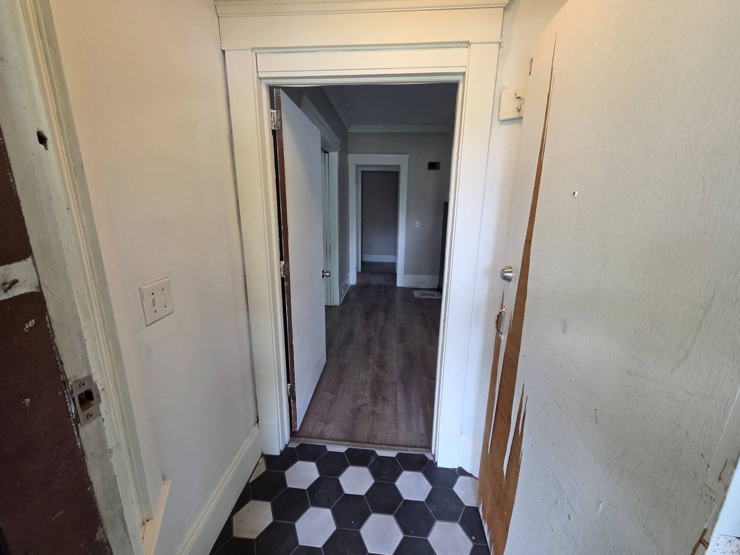 Charming 5 Bed Property at Prime Location – photo 3