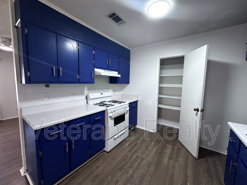 1313 42nd Ave – photo 3