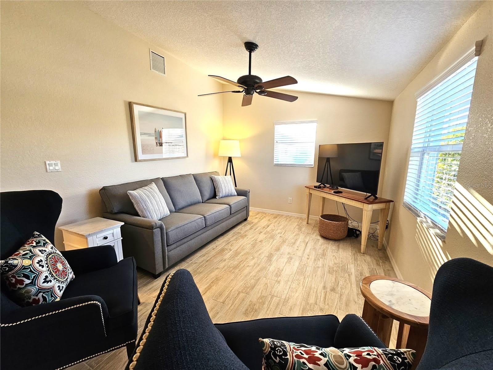 1153 CLARK Street – photo 5