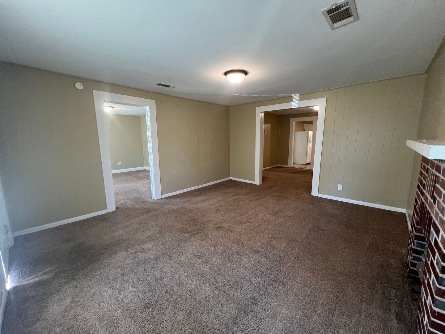 2 Bedroom 1 Bathroom Home in the West End – photo 3