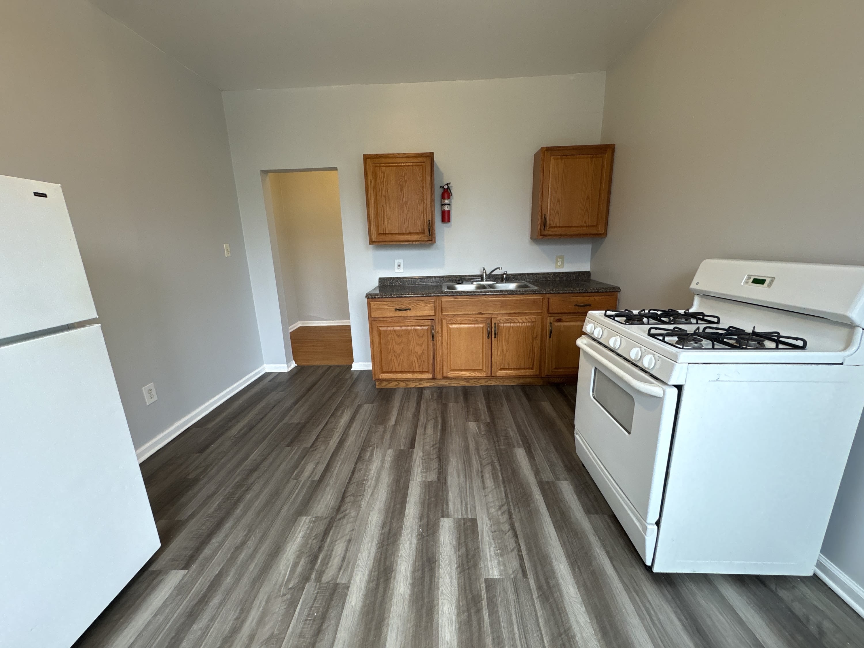 712 Russellwood Avenue – photo 1