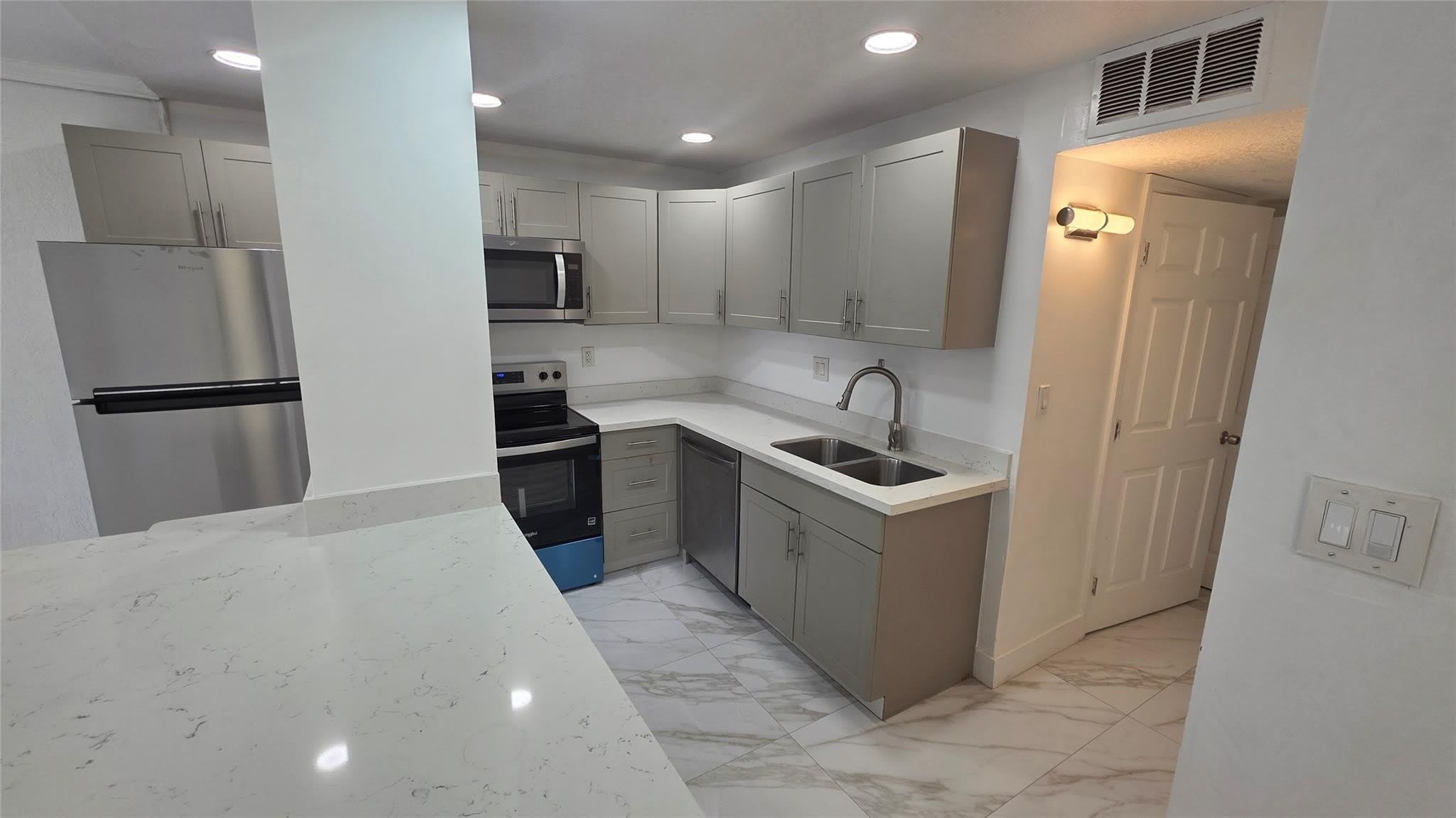 1758 NW 55 – photo 4