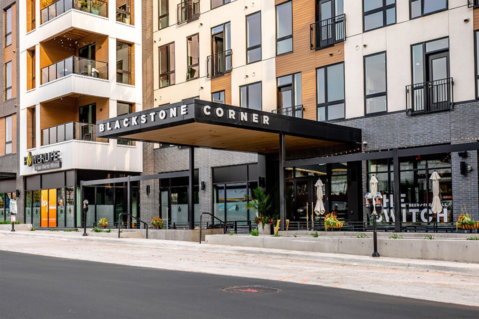 Blackstone Corner – photo 1