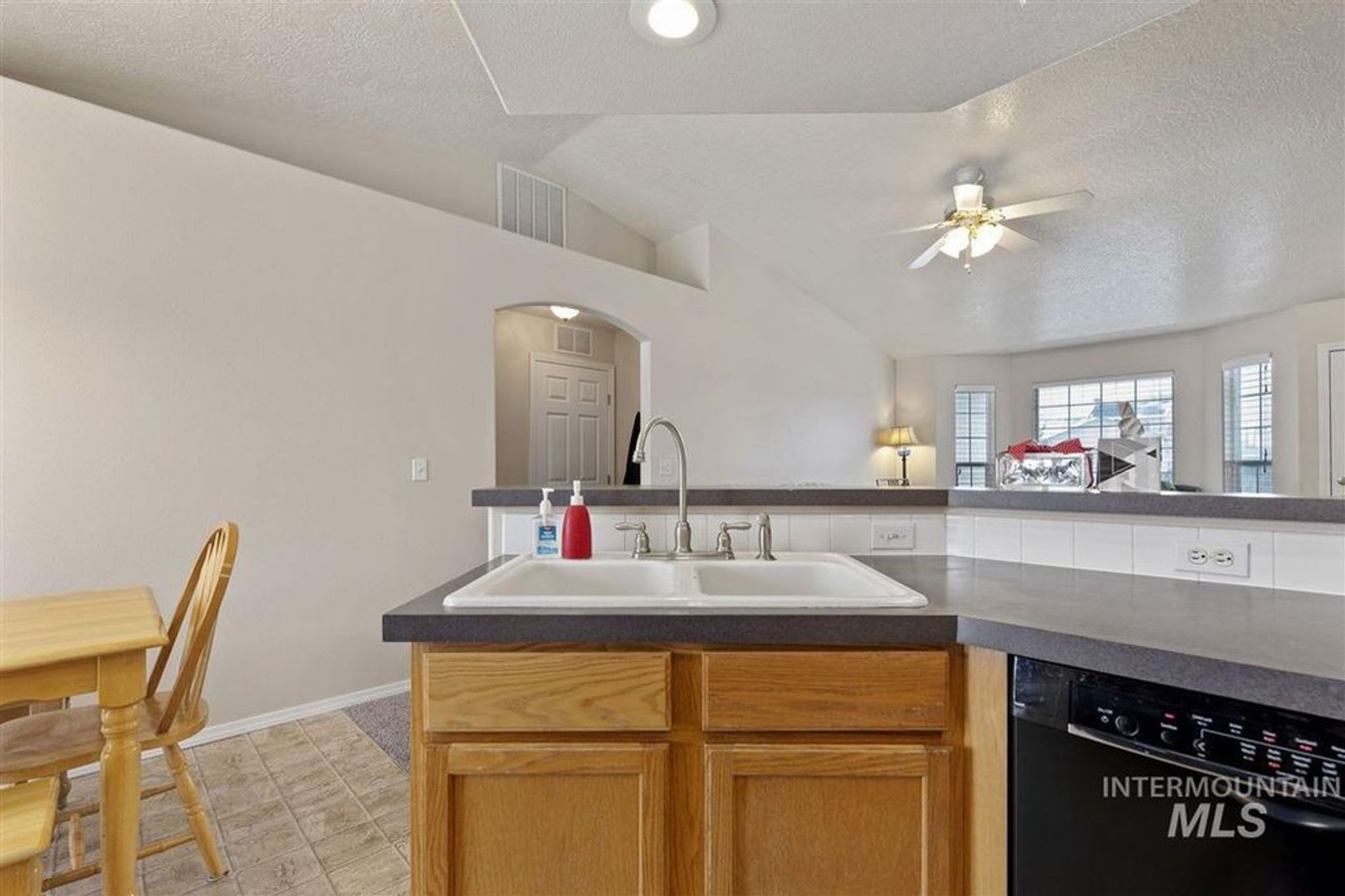 3 Bedroom Home in Nampa _ Pet Friendly! – photo 5