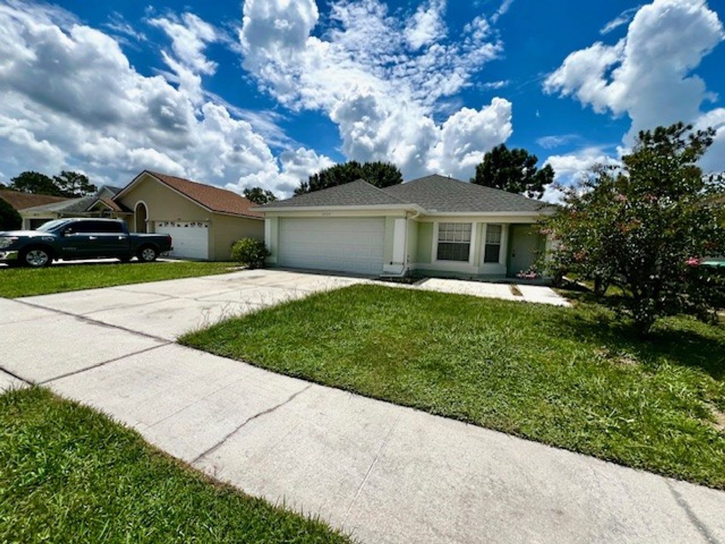 Welcome Home Updated Flooring Fresh Interior Paint Move In October Beautiful 3X2 With Attached 2 Car Garage Lawn Care Included Near E50 – photo 1