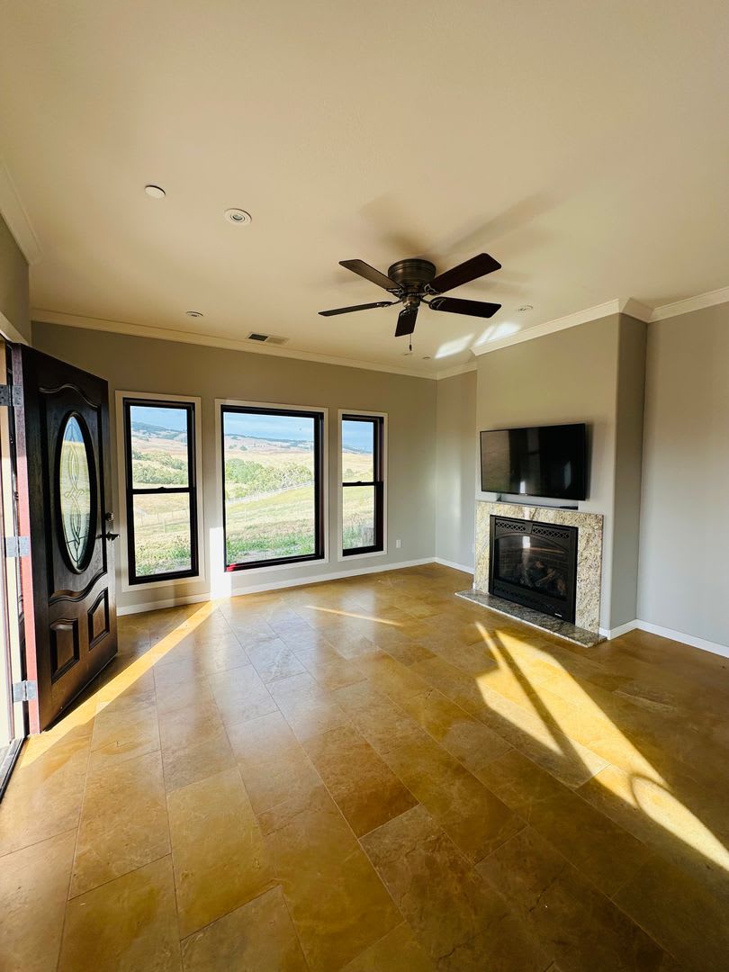 Serene 2-Bedroom Mountain Retreat with Stunning Views – photo 4