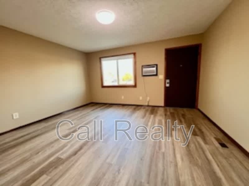 5225 N Crestline – photo 4