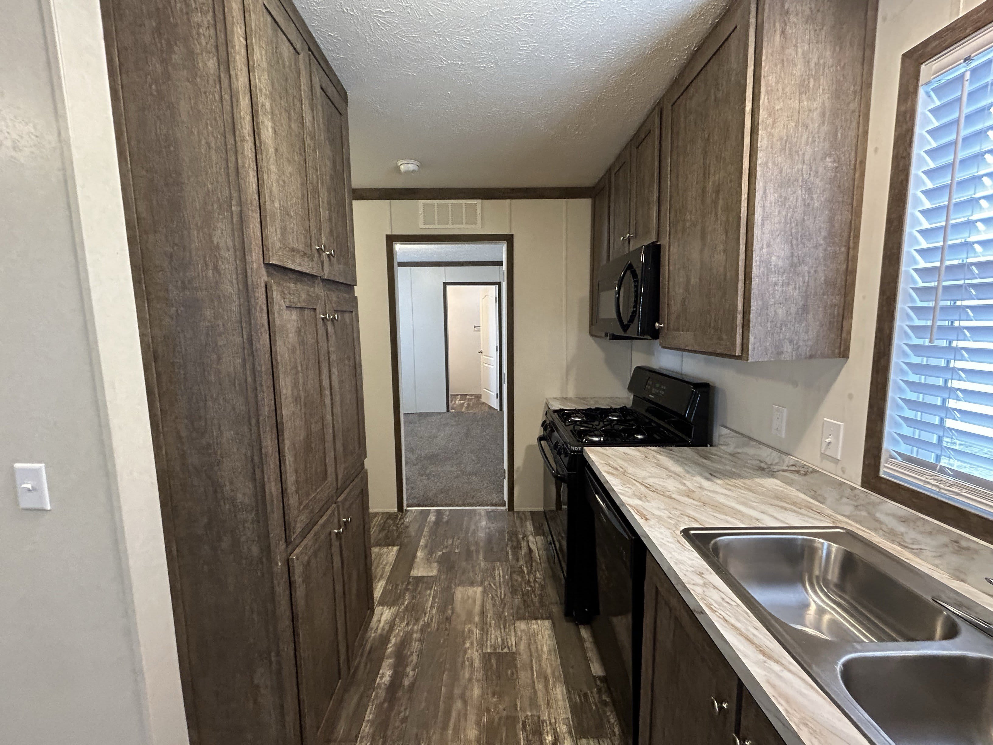 667 Oregon – photo 2