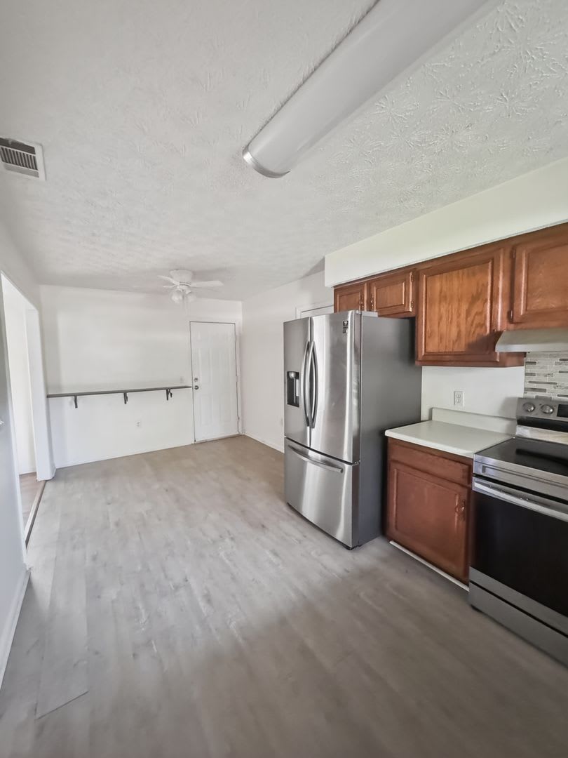 Rate Drop Alert Was 2200 Month And Summer Move In Special 500 Off 1St Month S Rent – photo 5