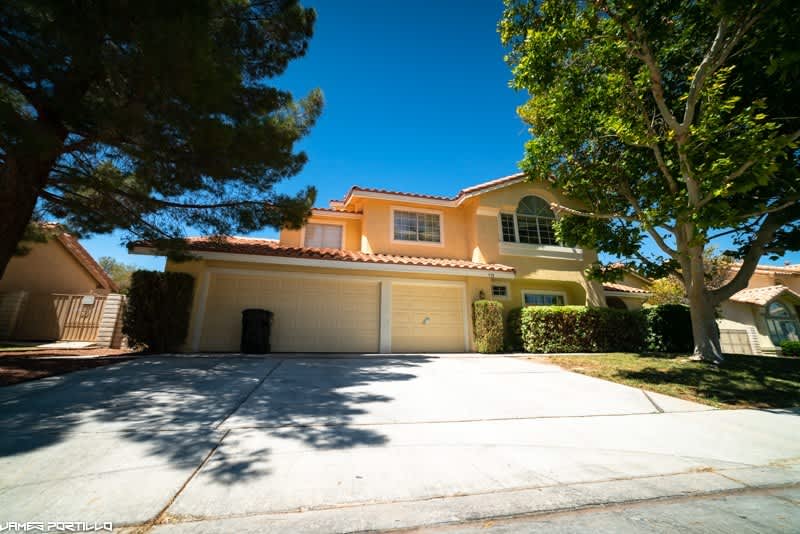 Big Pool Home/Huge Lot/3 car garage/Pets Welcome – photo 2