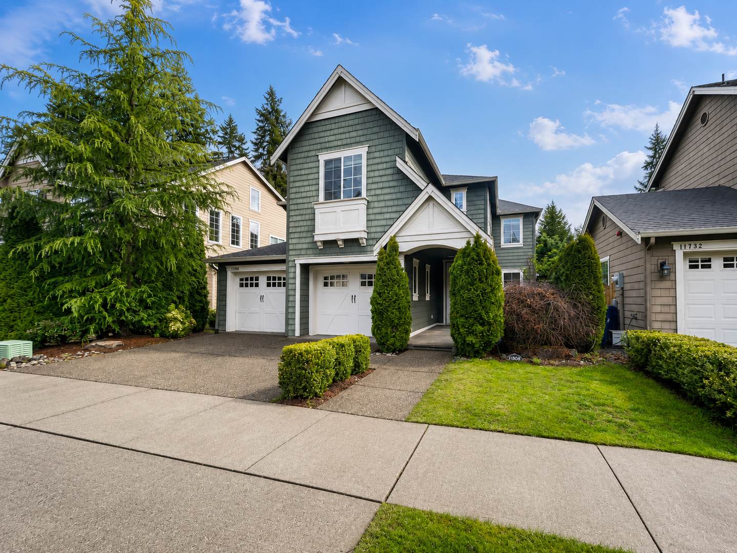Spacious 5-Bed, 2.5-Bath Single-Family Home in Redmond – photo 2
