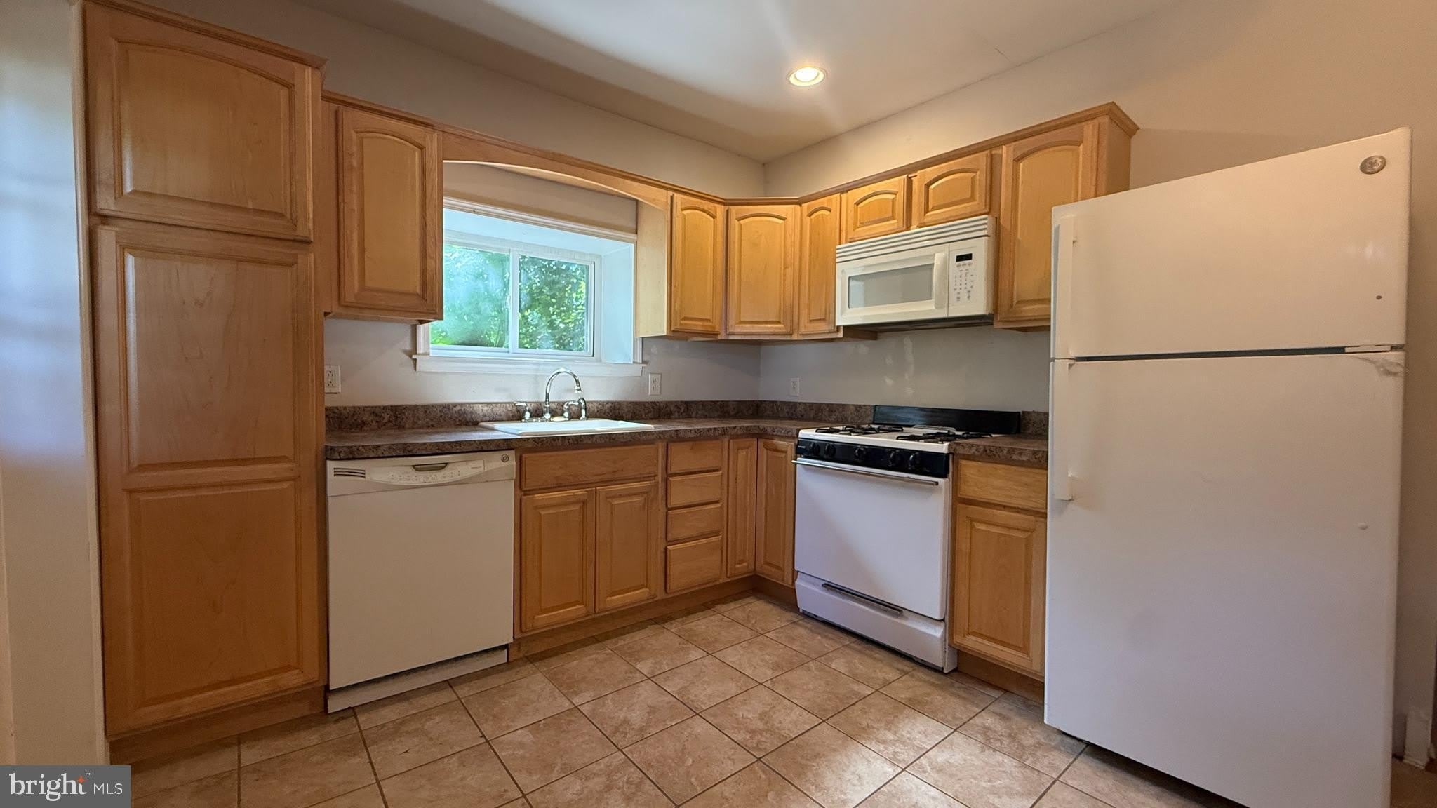316 GERARD Avenue – photo 4