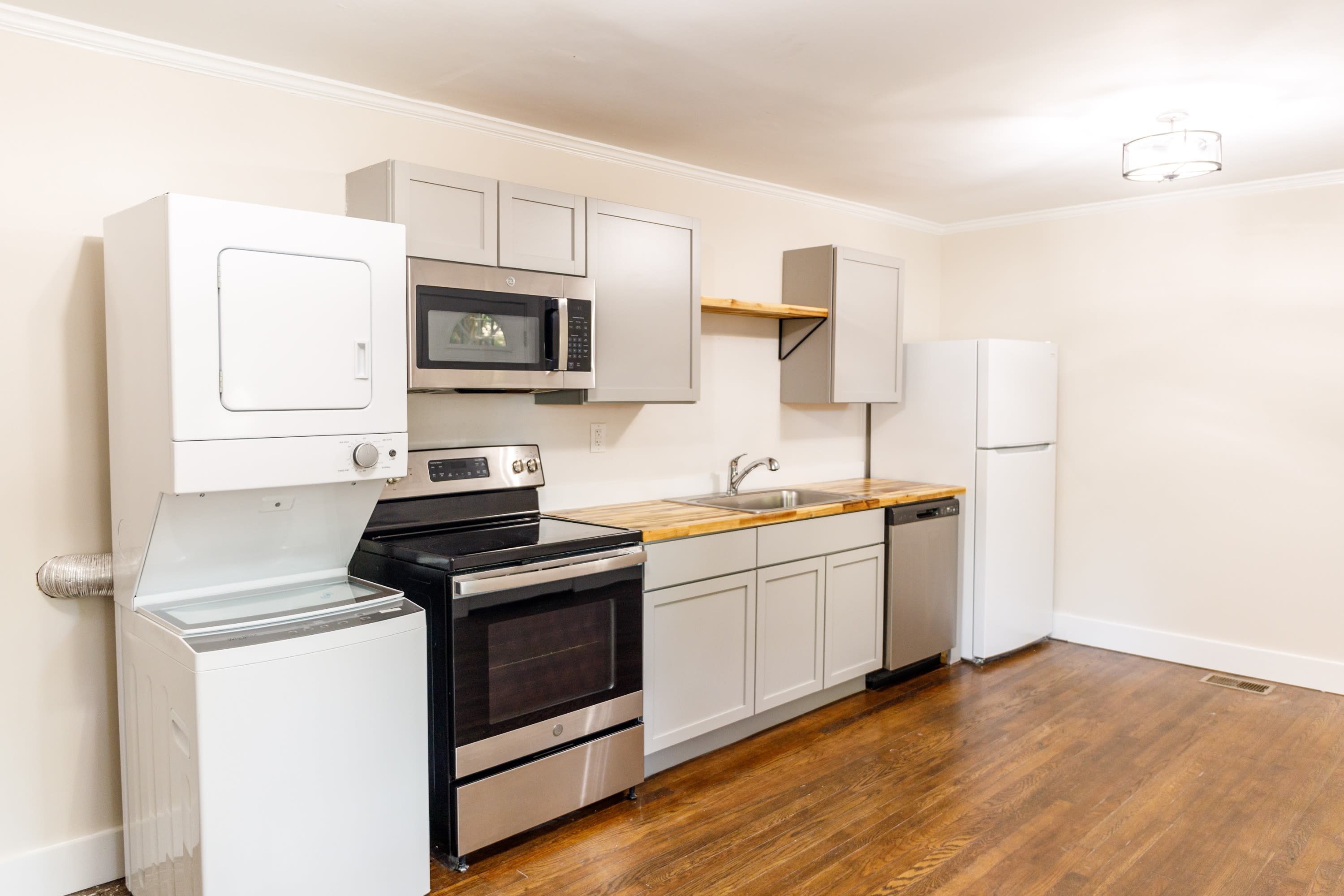 1558 Orange Grove Road C – photo 3