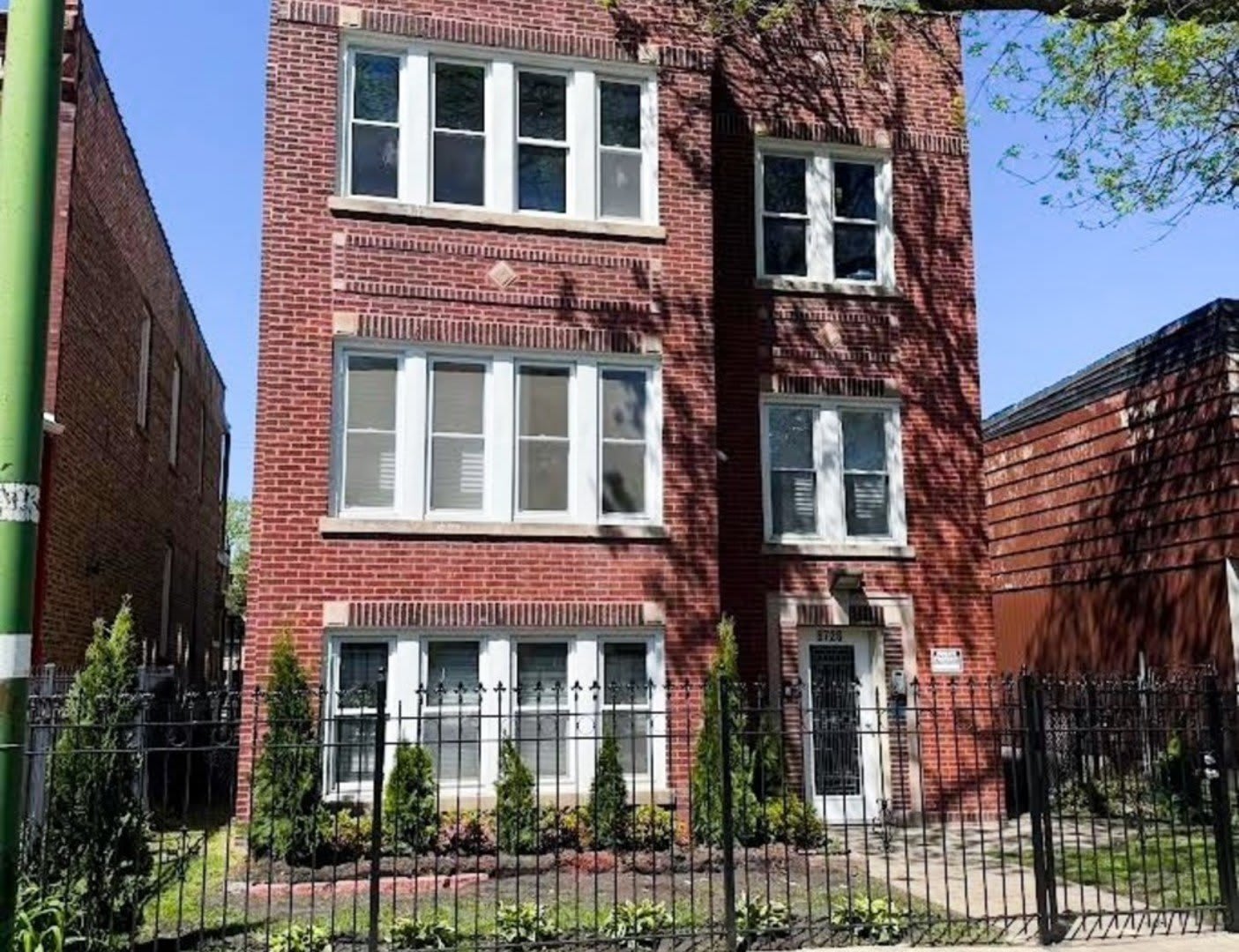 6728 S Langley Avenue – photo 1